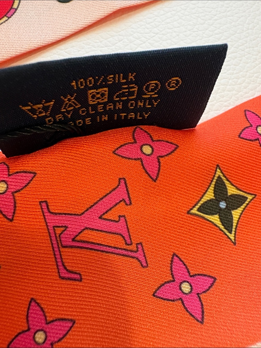 New Wood Louis Vuitton Home Decor & Silk Pink Orange Monogram Twilly Ribbon - Picture 6 of 8